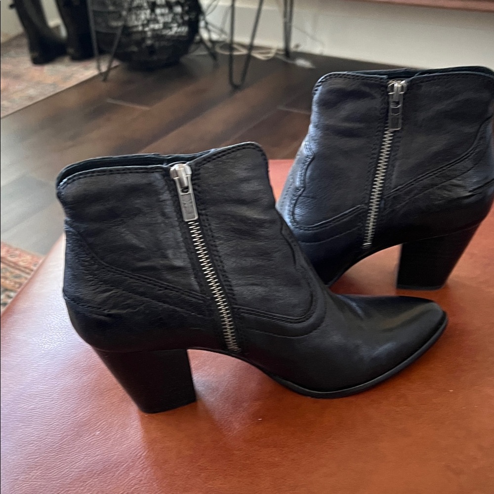 Ladies Frye Rene Short Boot - Picture 3 of 3